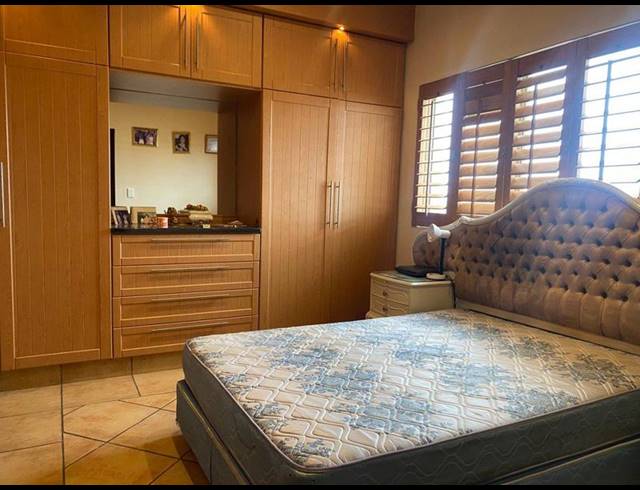 4 BEDROOM APARTMENT FOR SALE IN UMHLANGA RIDGE